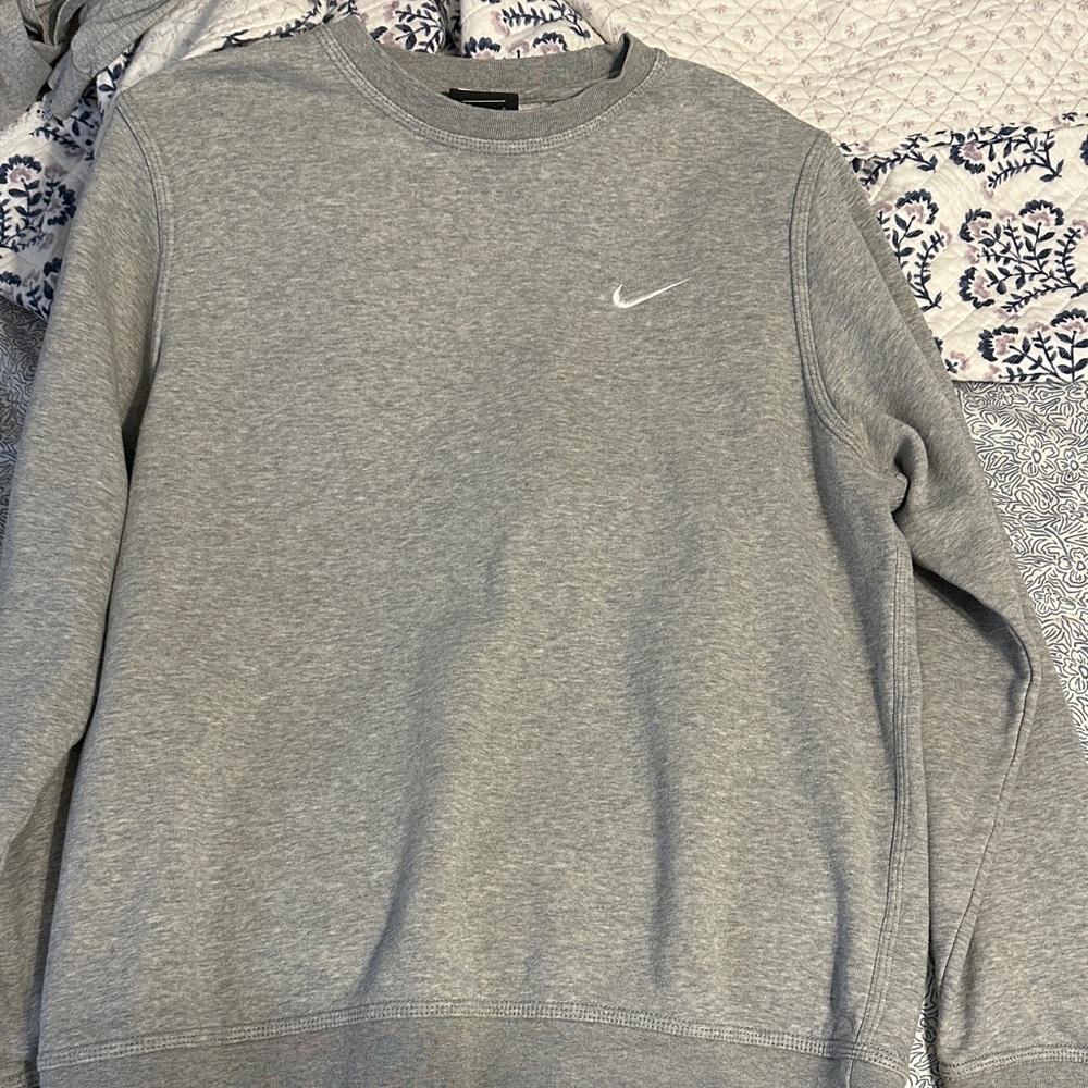 Nike Men's Crewneck Gray Sweater